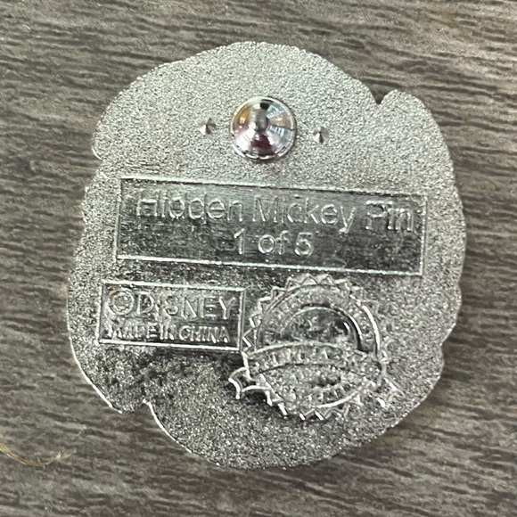 Disney Shrimp Jacques Hidden Mickey - from Nemo - Rare pin…. - Picture 2 of 2